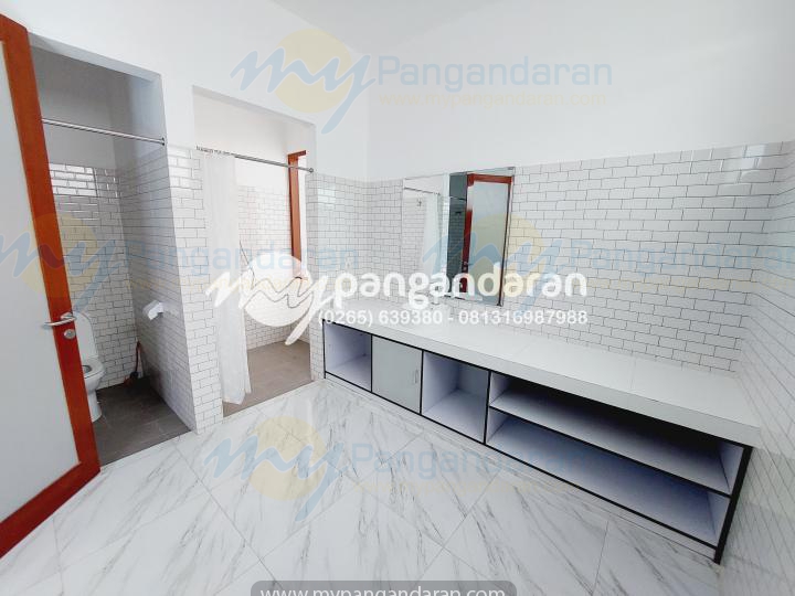 Tampilan bathroom Villa Intan Pangandaran